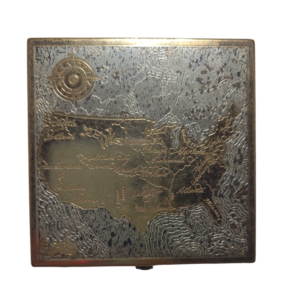Vintage Wadsworth Powder Compact